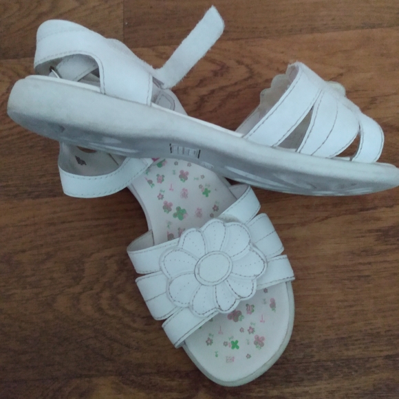 3/$15 Girls white sandals - Picture 4 of 6